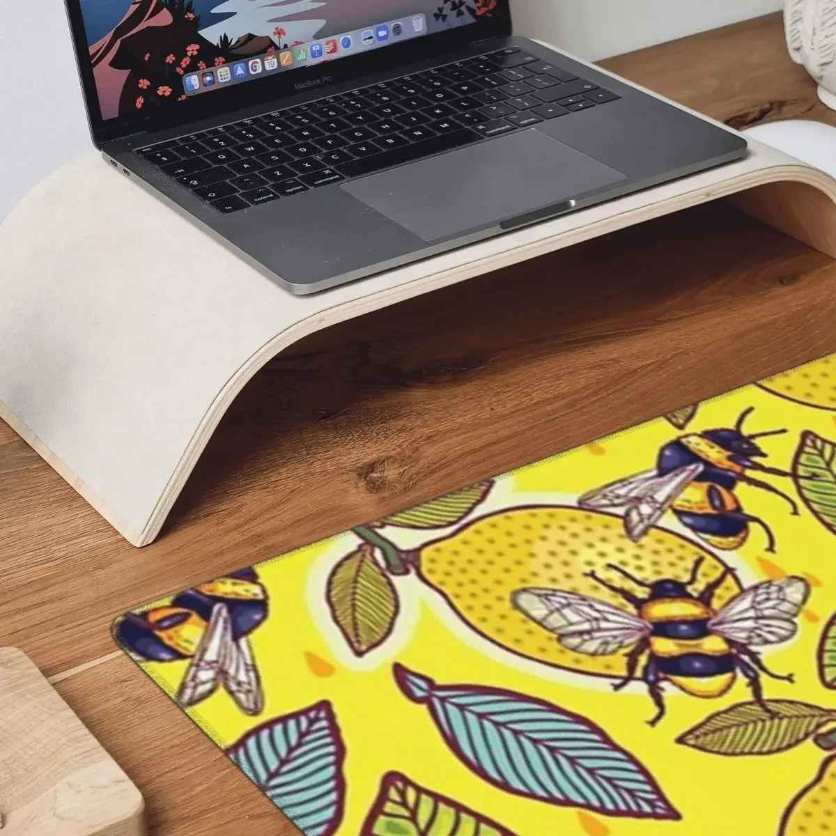 イエローレモンと蜂の庭 大型マウスパッド コンピューターキー - Yellow Laptop Accessories のレビューと価格
